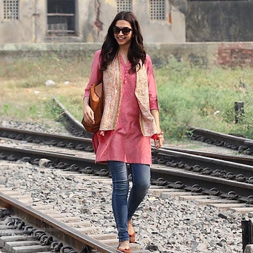 Long kurti with jeans for college - जीन्स को कुर्ती के साथ कैसे Style करें  - YouTube